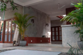 Coconut Surf Inn